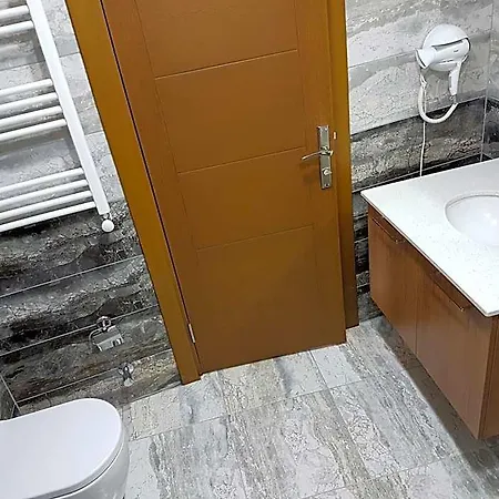 Vera Hotel *